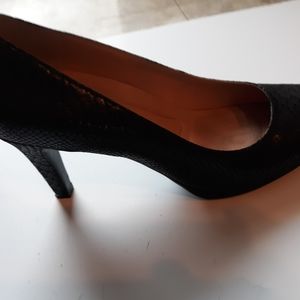 Black snake skin pattern heels